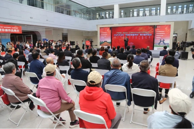 “守望相助、团结奋斗，全面推进中华民族共同体建设”2025年鄂尔多斯市“民族政策宣传月”集中宣传活动举.jpg